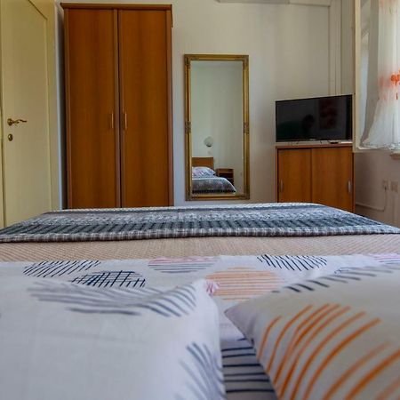 Vila Niko Lägenhet Makarska Exteriör bild